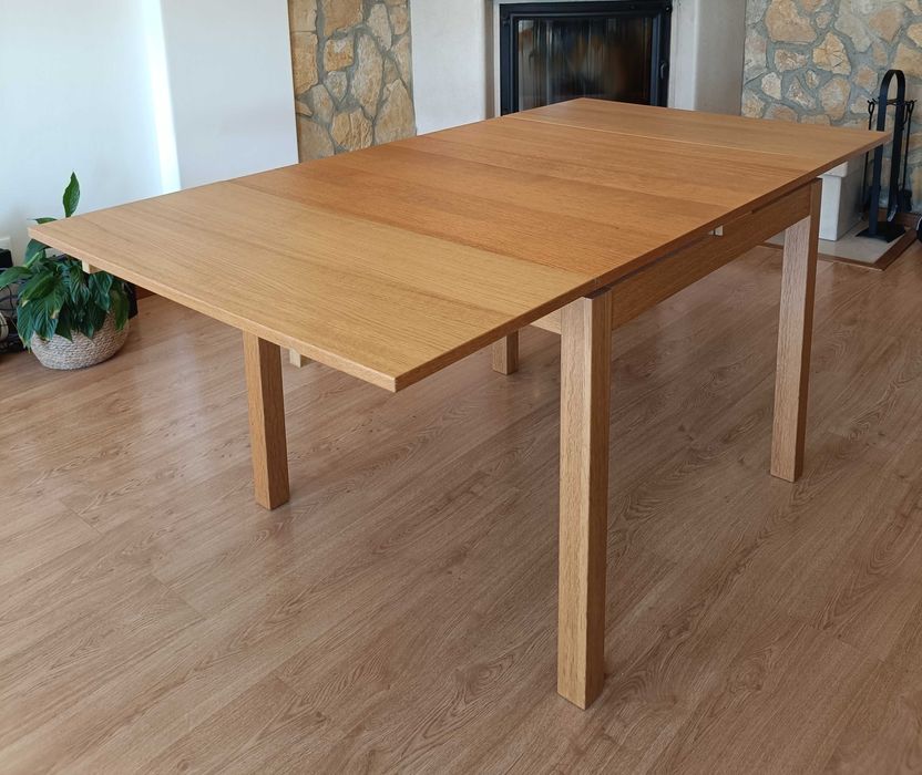 Mesa de jantar de madeira com 4 ou 6 lugares