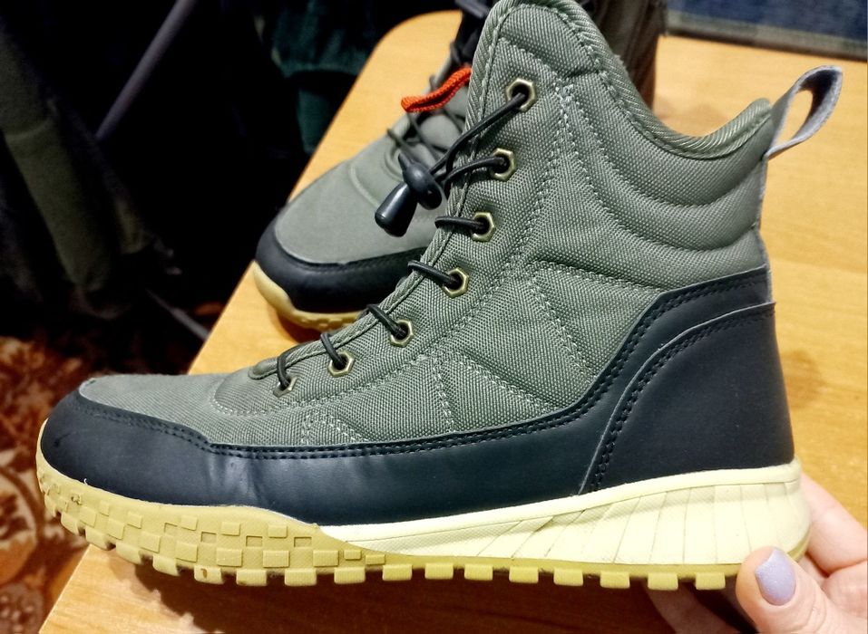 Трекінгові черевики Reserved