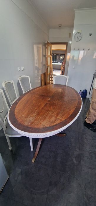 Doação de mesa com 6 cadeiras