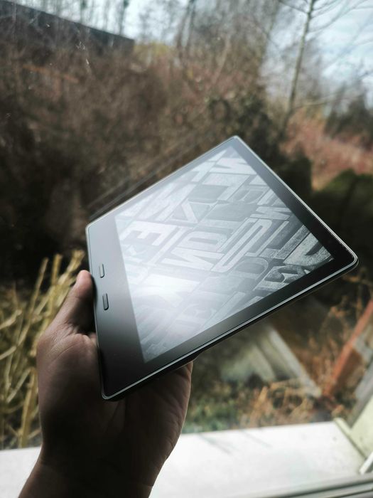 Czytnik ebook Kindle Oasis 9th gen 32 gb (stan idealny) + etui tyvek