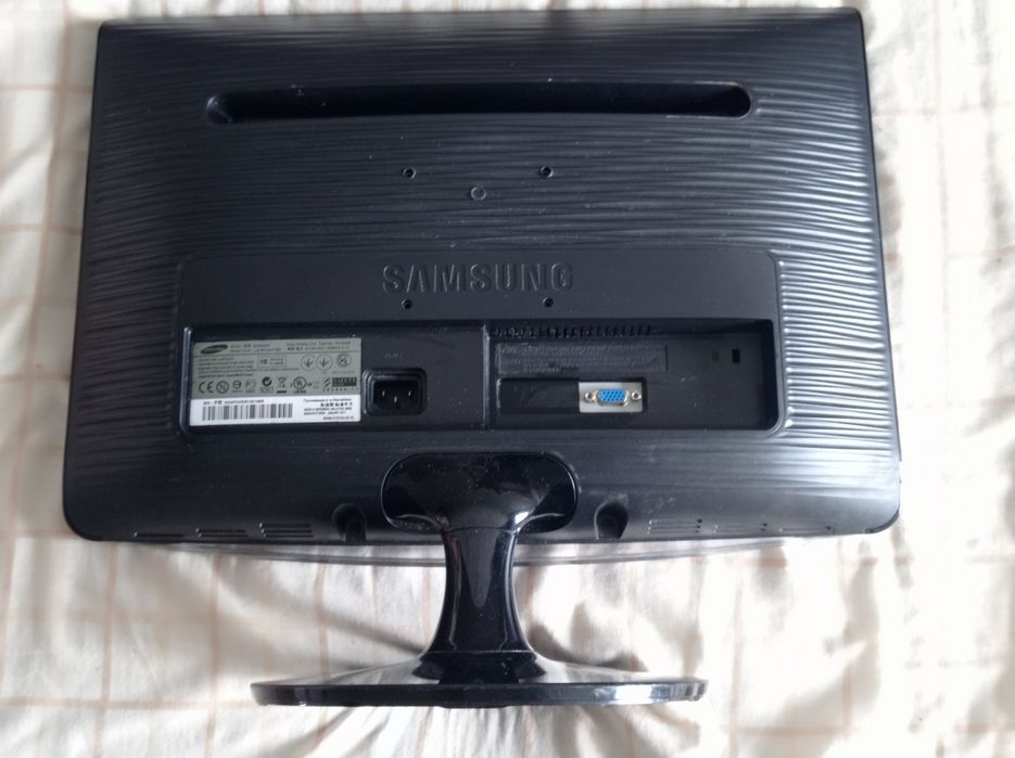 Монитор Samsung 19