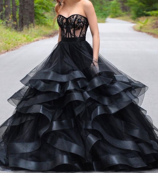 Продам стильний дуже красивий корсет, ручна вишивка