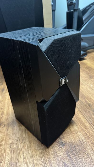 JBL Studio 130 – Legendarna jakość dźwięku! 2 głośniki w dobrym stanie