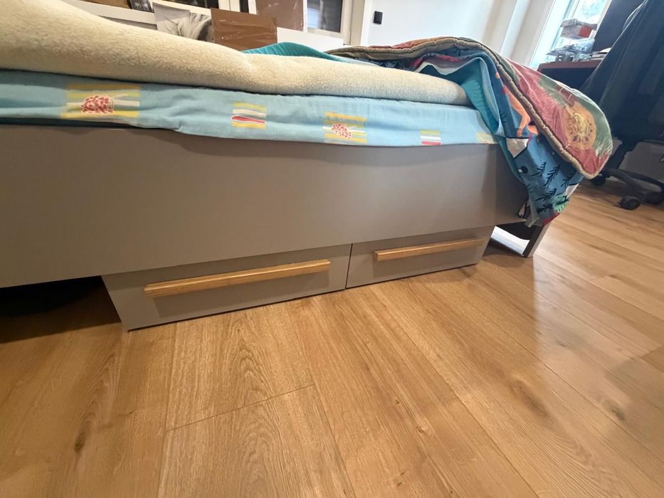 Conjunto Cama e mesinha cabeceira e colechao 212x126