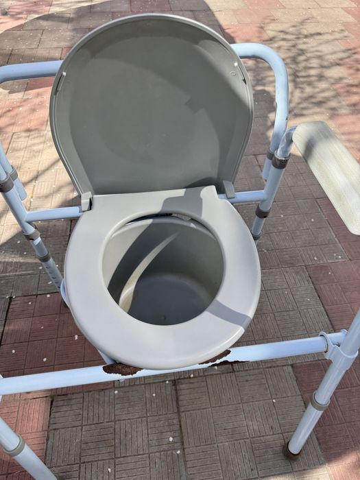 Стілець туалет складний