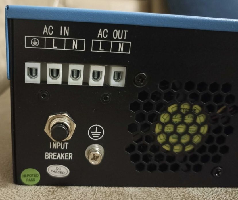 Гібридний сонячний інвертор EASUN 3000BA/2400W 24В Чиста синусоїда