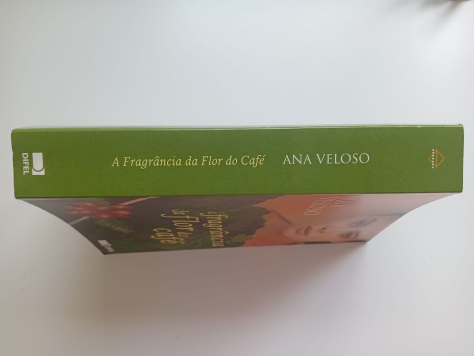 Livro: A Fragrância da flor do café