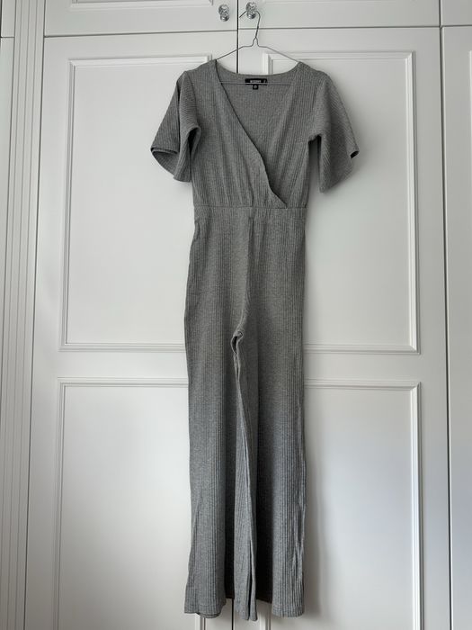 Wygodny kombinezon do noszenia w domu i nie tylko 36