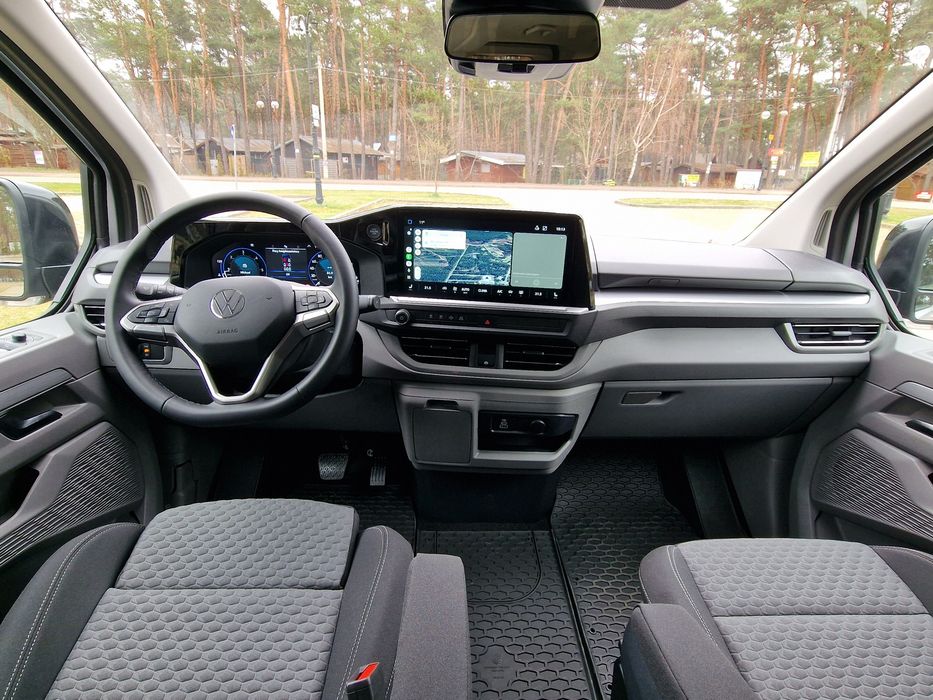 Wynajem busa 8-osobowego – Volkswagen Caravelle T7 Long