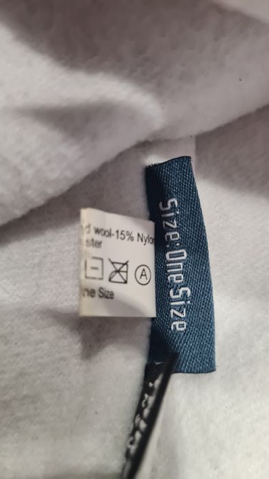 Czapka 85% Schetland Wool Wełna. Podszewka z polaru. Szara. 52 - 63 cm