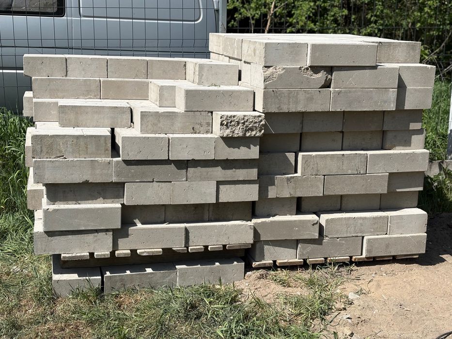 Sprzedam bloczek betonowy  fundamentowy o wymiarach 38/24/12 z 2026r.