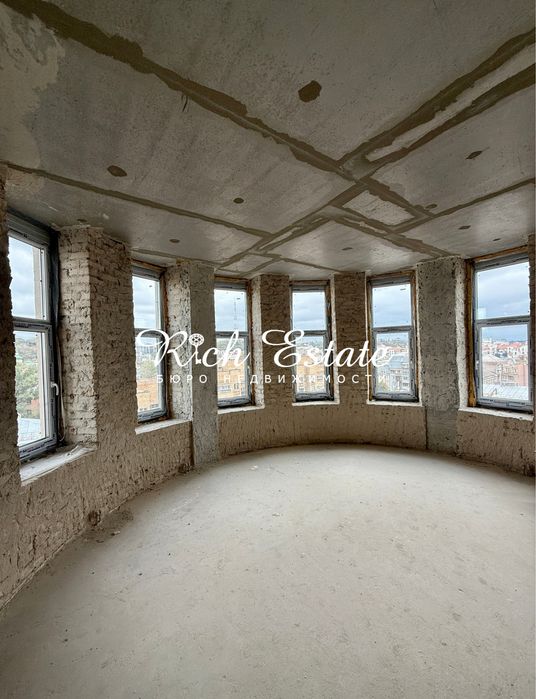 Поділ Видова квартира в клубному будинку Хорива 39/41