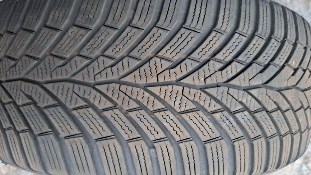 2 x continental 225/45 17" 7mm. 22r