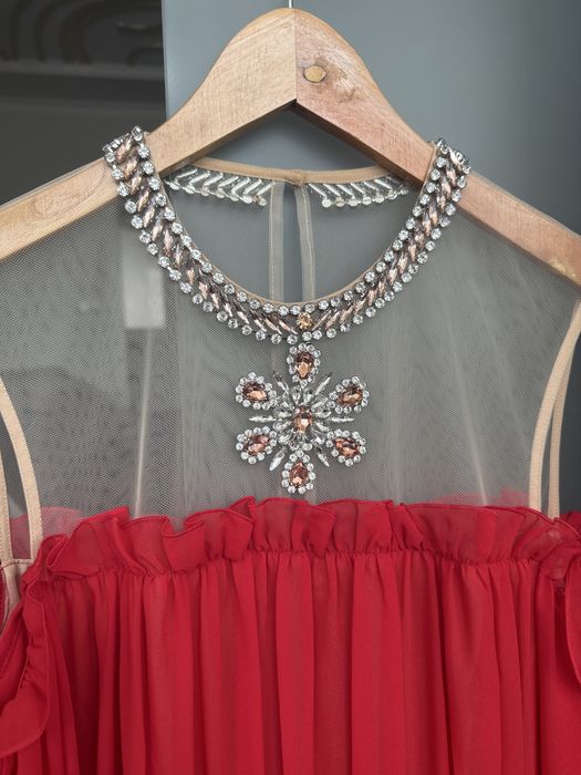 Червона сукня Giambattista Valli & H&M