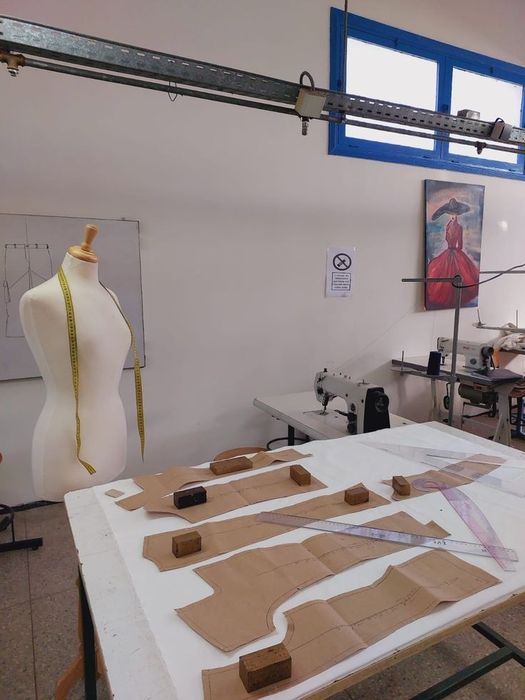 Опытный закройщик. Качественно кроим всë. У себя или у Вас.