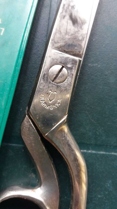 Tesoura de Costura Filarmonica