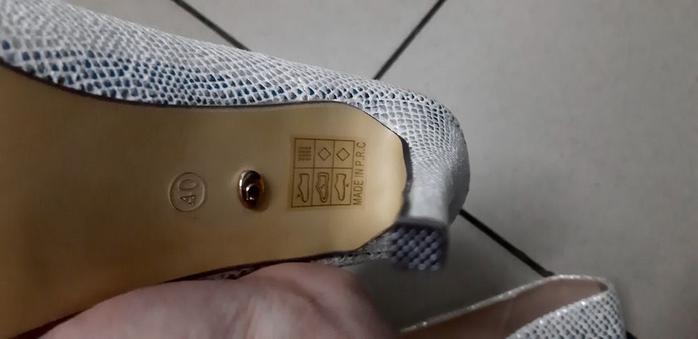 Продаются новые туфли