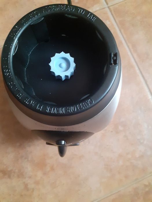 Liquidificador e calças 36