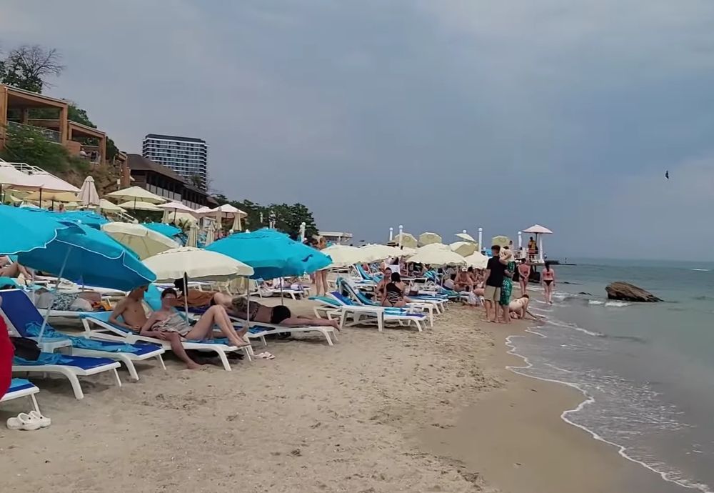 Мощный пляжный зонт 2М, Идеально под сдачу в аренду на пляж.