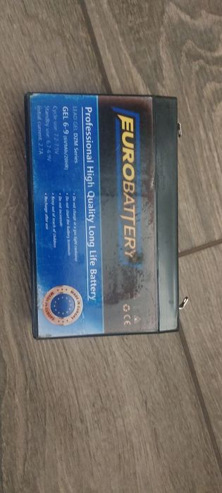 Машина на пульті і акамуляторі