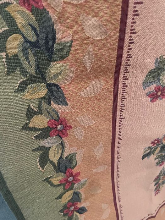 Toalha de mesa double face bordada