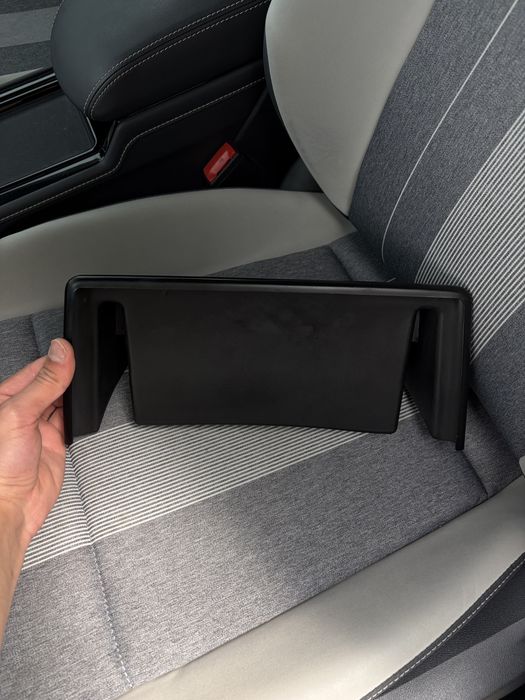 Органайзер бокс тримач для телефону, окулярів за екраном  Volkswagen ID4
