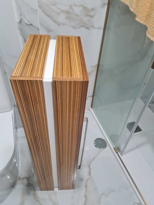 Móvel  suspenso castanho