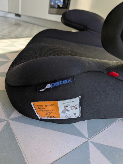 Banco elevatório criança (preto) para automóvel com fixação ISOFIX