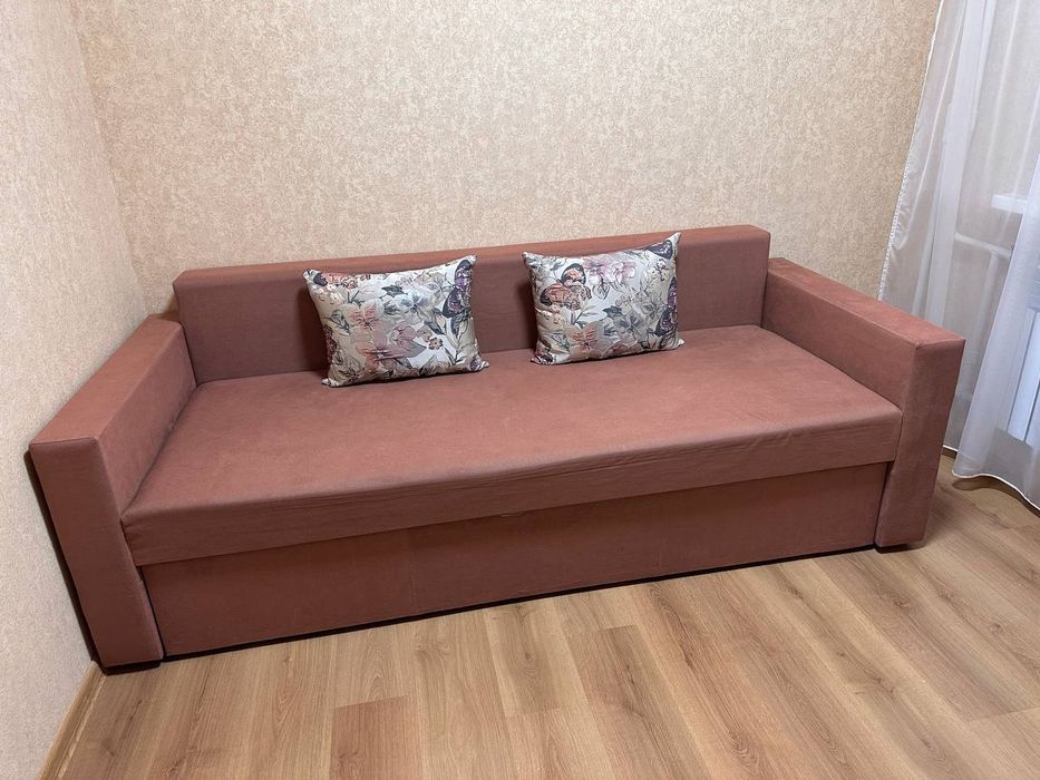 Продам диван в доброму стані
