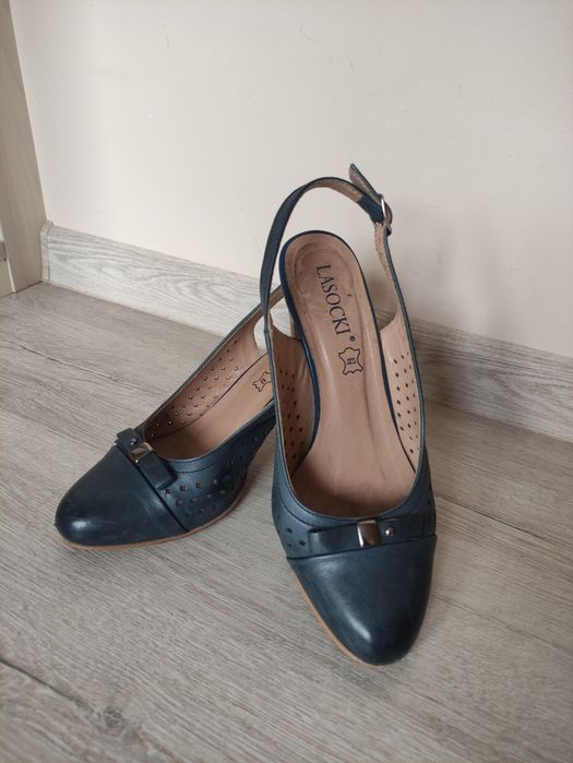 Buty na obcasie Lasocki