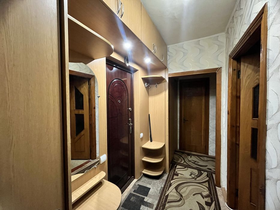 Продам 2 к кв  з меблями та технікою