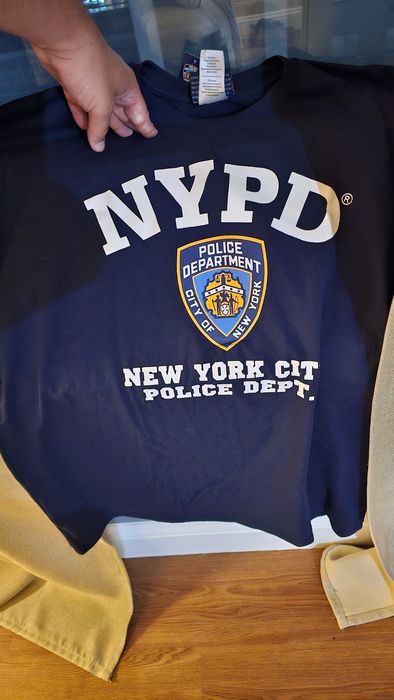 T-shirt  NYPD oficial (nova com etiqueta)