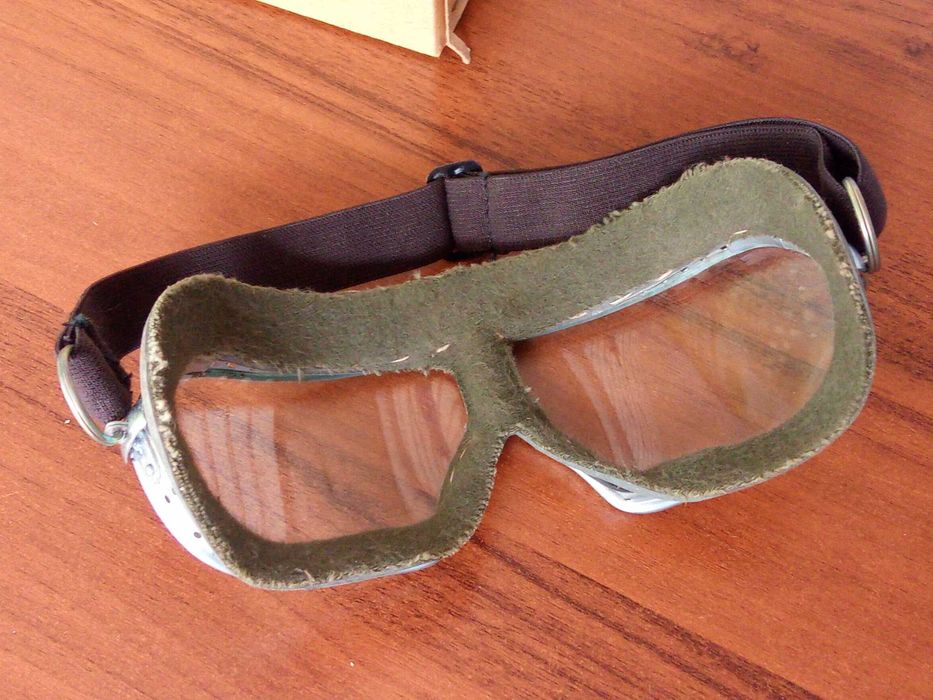 Защитные мото очки.