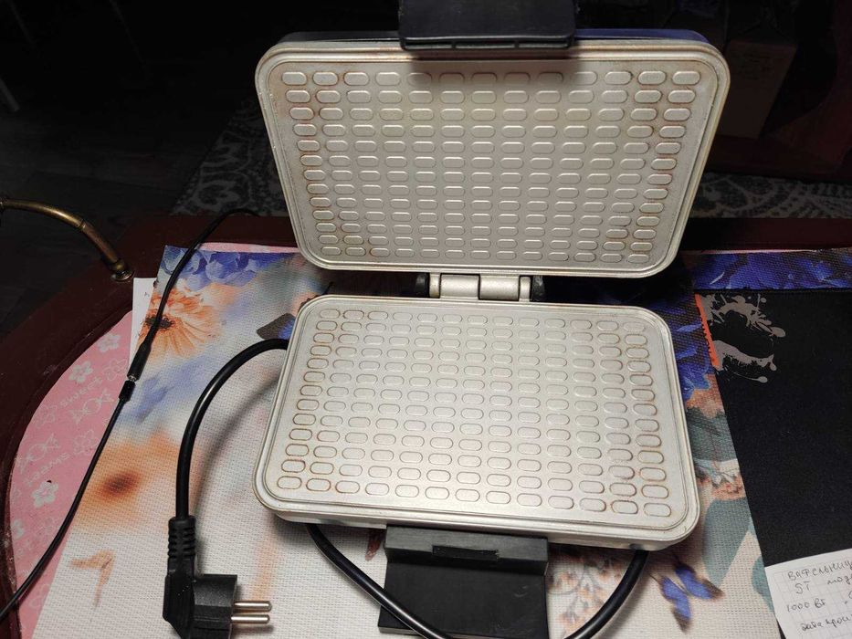 Продам вафельницу "Сатурн" модель ST 65-100-01