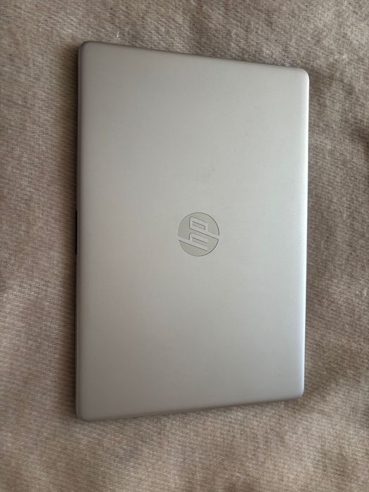 Laptop srebrny HP