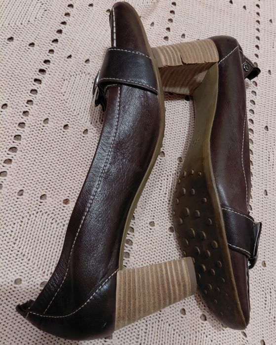 Hōgl czółenka buty na obcasie 39.5