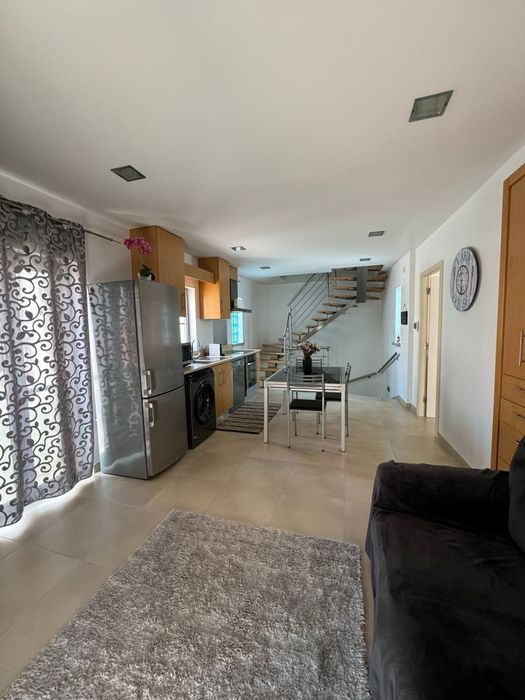 Apartamento Moderno com Vista Mar na Nazaré – Localização Premium