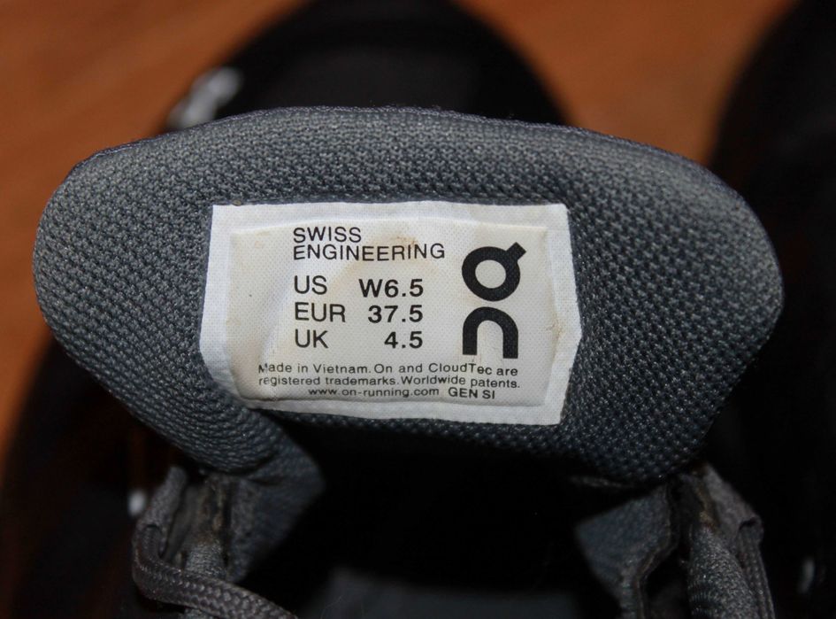 Кроссовки on cloud running waterproof 37р.