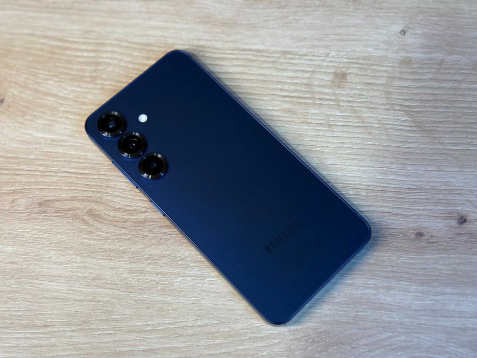 Telefon Samsung Galaxy S25 5G 128 GB / 12 GB RAM + GW 12 msc