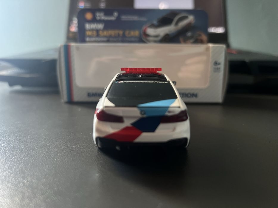 Коллекционная модель BMW M5 Safety car Shell