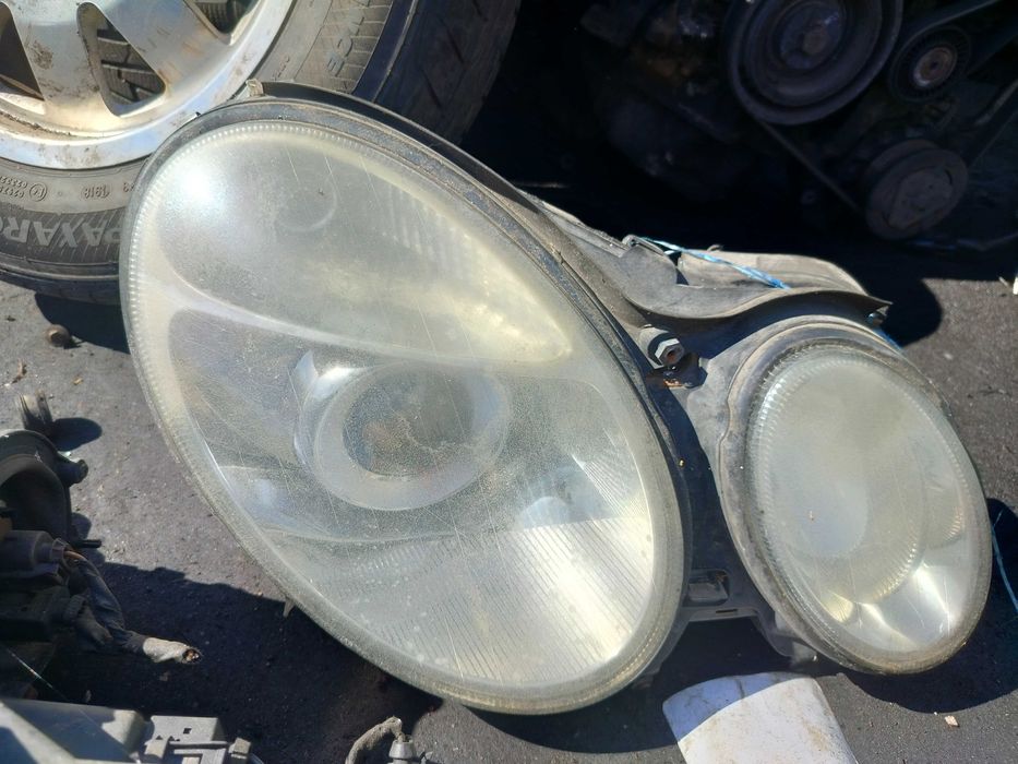 Lampy przednie Mercedes E klasa w211