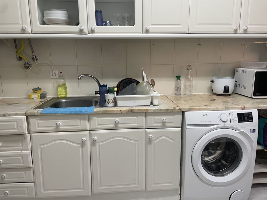 Quarto Almada, 1minuto a pé da estacao do metro