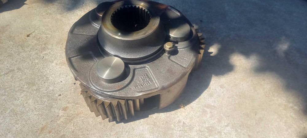 Massey ferguson  6480 zwolnica tylna