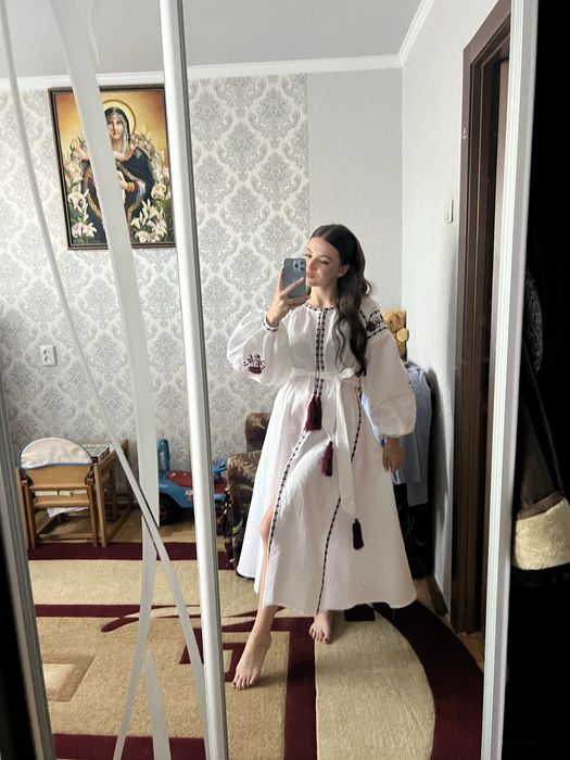 Вишите плаття / на випускний