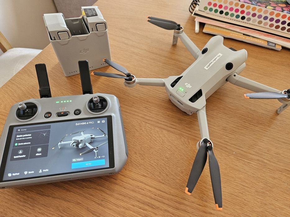 DJI Mini 4 Pro Fly More Combo RC 2 – DJI Care – jak nowy