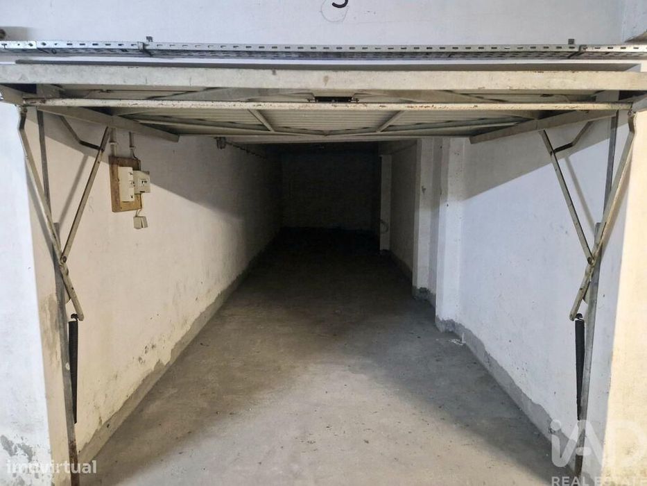 Parque de Estacionamento / Garagem / Box em Viana do Castelo e Meadela