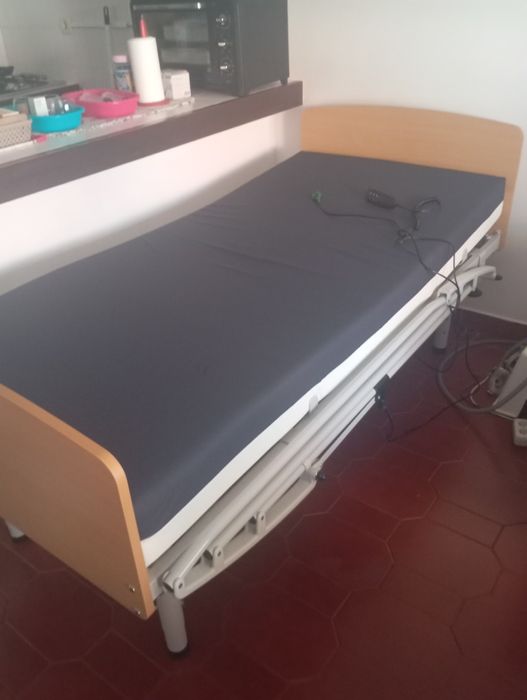 Cama articulada elétrica com colchão anti escaras