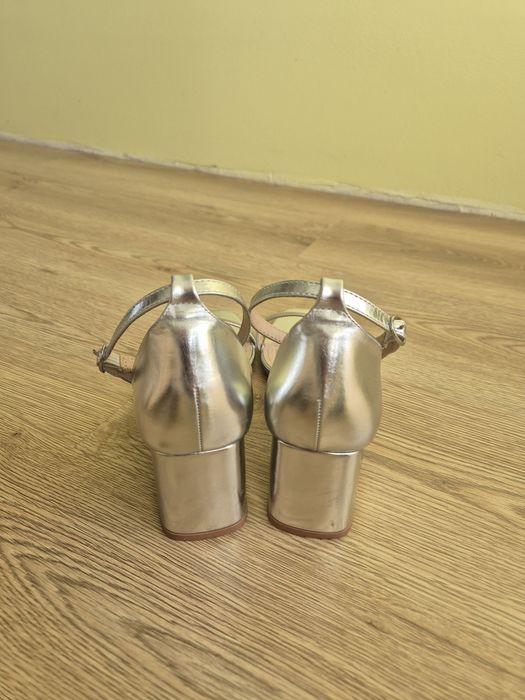 Босоніжки літні жіночі