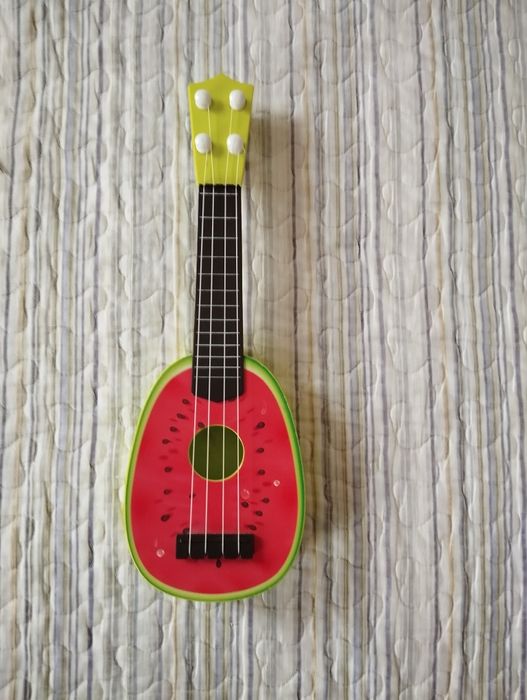 Гітара , іграшка