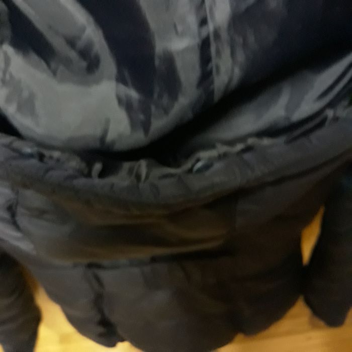 Damska kurtka  z kapturem.